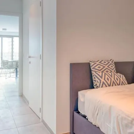 4-person By With Parking * Ostend