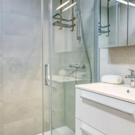 شقة 4-person By With Parking أوستيند