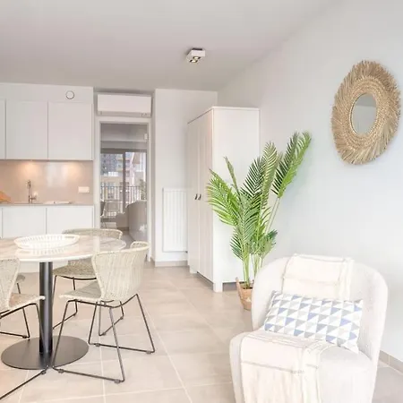 Apartment 4-person By With Parking *